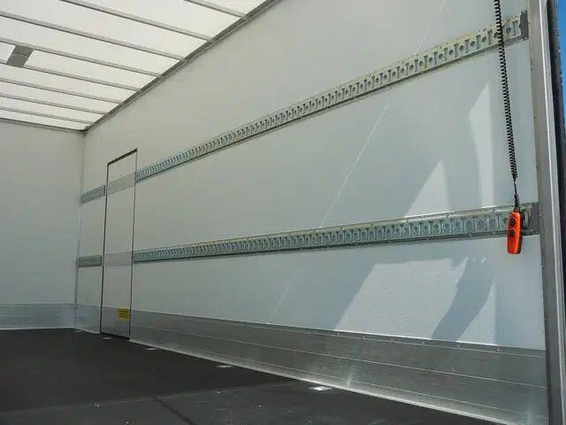 Nový Skříňový nákladní auto Iveco Daily 70C18 - Koffer+tail lift: obrázok 10 Nový Skříňový nákladní auto Iveco Daily 70C18 - Koffer+tail lift: obrázok 10