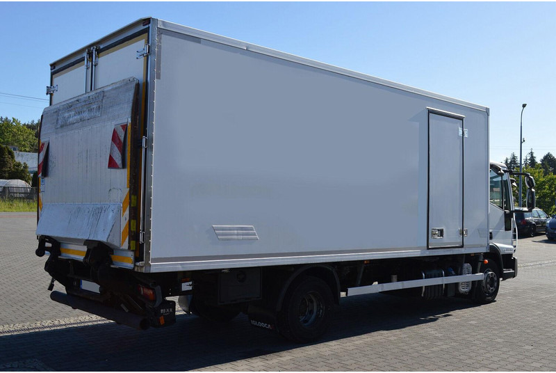 Iveco EUROCARGO 120EL18 REFRIGERATOR+LIFT SIDE DOOR - Chladirenské nákladné vozidlo: obrázok 4 Iveco EUROCARGO 120EL18 REFRIGERATOR+LIFT SIDE DOOR - Chladirenské nákladné vozidlo: obrázok 4
