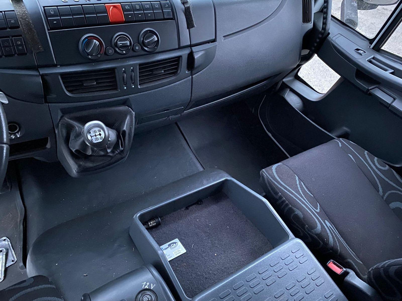 Odťahovy voz Iveco EuroCargo 140E18 + Tail lift: obrázok 11 Odťahovy voz Iveco EuroCargo 140E18 + Tail lift: obrázok 11