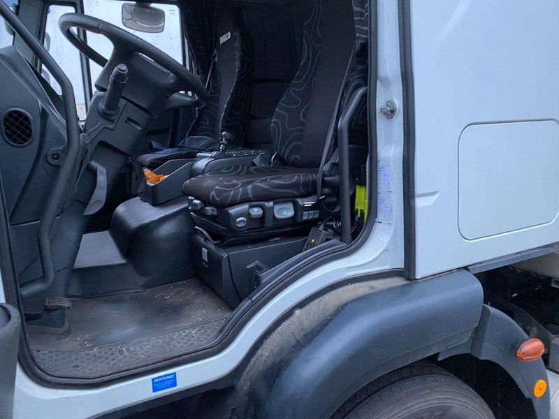 Odťahovy voz Iveco EuroCargo 140E18 + Tail lift: obrázok 18 Odťahovy voz Iveco EuroCargo 140E18 + Tail lift: obrázok 18