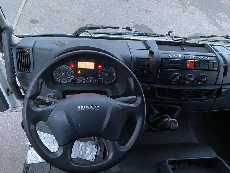 Odťahovy voz Iveco EuroCargo 140E18 + Tail lift: obrázok 13 Odťahovy voz Iveco EuroCargo 140E18 + Tail lift: obrázok 13