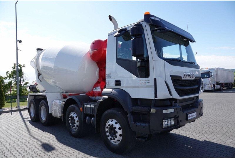 Domiešavač Iveco TRAKKER 410 / 8X4 / BETONOMIESZARKA 9 M3 / PUTZMEISTER / ALUFELG: obrázok 10 Domiešavač Iveco TRAKKER 410 / 8X4 / BETONOMIESZARKA 9 M3 / PUTZMEISTER / ALUFELG: obrázok 10
