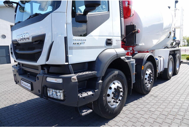 Domiešavač Iveco TRAKKER 410 / 8X4 / BETONOMIESZARKA 9 M3 / PUTZMEISTER / ALUFELG: obrázok 14 Domiešavač Iveco TRAKKER 410 / 8X4 / BETONOMIESZARKA 9 M3 / PUTZMEISTER / ALUFELG: obrázok 14