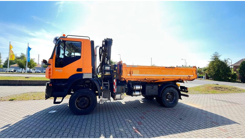 Iveco Trakker 360 EEV - 3 way tipper + crane - Sklápač, Auto s hydraulickou rukou: obrázok 4 Iveco Trakker 360 EEV - 3 way tipper + crane - Sklápač, Auto s hydraulickou rukou: obrázok 4
