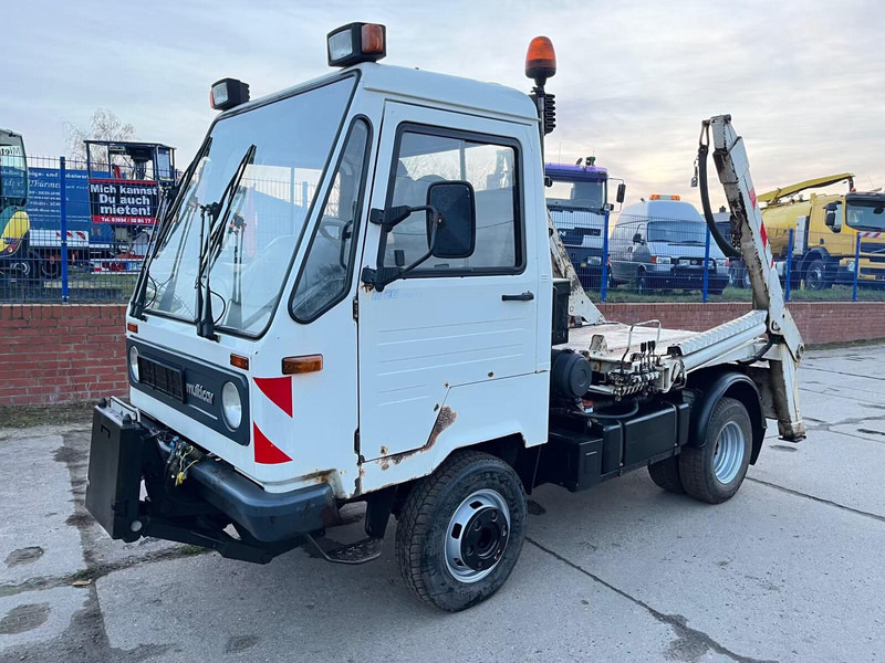 MULTICAR M26 Profi Line - Skip loader truck - Ramenový nosič kontajnerov: obrázok 1 MULTICAR M26 Profi Line - Skip loader truck - Ramenový nosič kontajnerov: obrázok 1