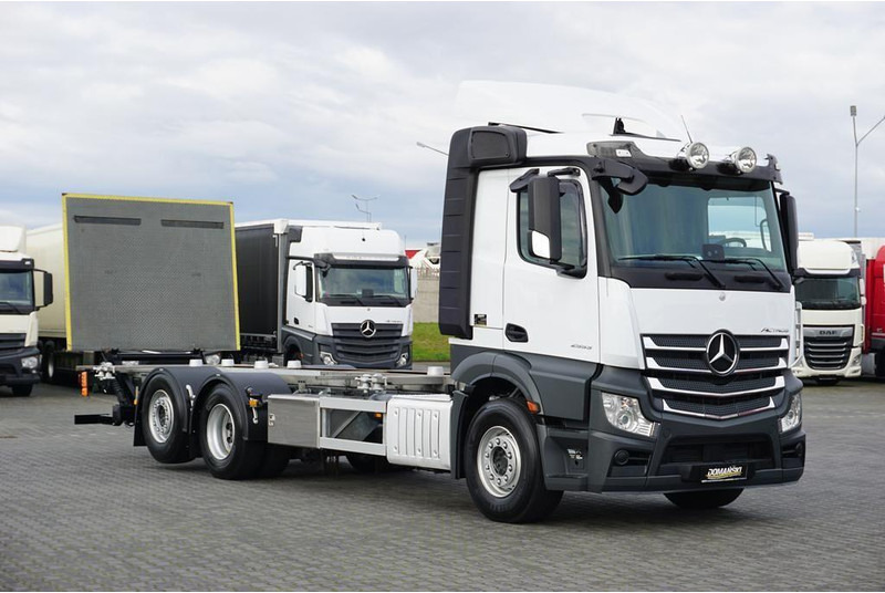 Mercedes-Benz ACTROS / 2553 / ACC / E 6 / BDF + WINDA / 7.15 , 7.45, 7.82 M / - Podvozek s kabinou: obrázok 1 Mercedes-Benz ACTROS / 2553 / ACC / E 6 / BDF + WINDA / 7.15 , 7.45, 7.82 M / - Podvozek s kabinou: obrázok 1