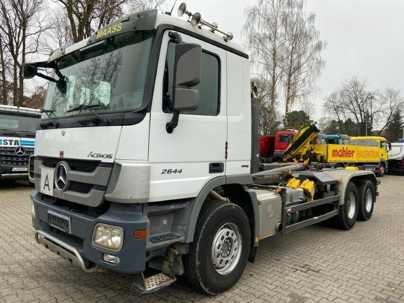 Mercedes-Benz ACTROS 2644 - Hákový nosič kontajnerov: obrázok 2 Mercedes-Benz ACTROS 2644 - Hákový nosič kontajnerov: obrázok 2