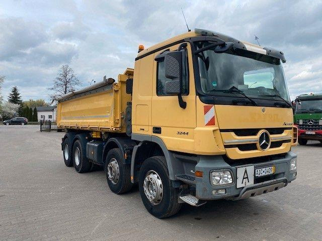 Mercedes-Benz ACTROS 3244 MP3 - Sklápač: obrázok 4 Mercedes-Benz ACTROS 3244 MP3 - Sklápač: obrázok 4