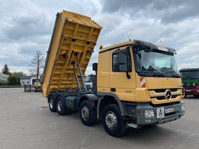 Mercedes-Benz ACTROS 3244 MP3 - Sklápač: obrázok 2 Mercedes-Benz ACTROS 3244 MP3 - Sklápač: obrázok 2
