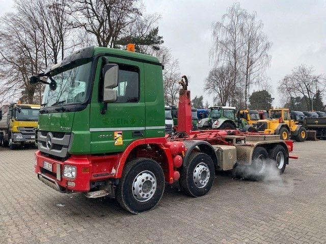 Mercedes-Benz ACTROS 4144 - Hákový nosič kontajnerov: obrázok 3 Mercedes-Benz ACTROS 4144 - Hákový nosič kontajnerov: obrázok 3