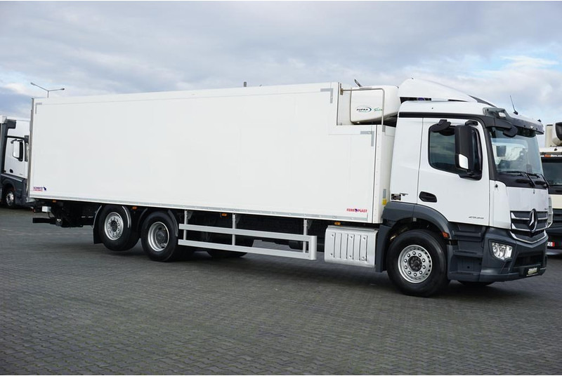 Mercedes-Benz ANTOS / 2535 / EURO 6 / CHŁODNIA + WINDA / 23 PALETY / OŚ SKRĘTN - Chladirenské nákladné vozidlo: obrázok 4 Mercedes-Benz ANTOS / 2535 / EURO 6 / CHŁODNIA + WINDA / 23 PALETY / OŚ SKRĘTN - Chladirenské nákladné vozidlo: obrázok 4