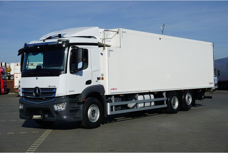 Mercedes-Benz ANTOS / 2535 / EURO 6 / CHŁODNIA + WINDA / 23 PALETY / OŚ SKRĘTN - Chladirenské nákladné vozidlo: obrázok 1 Mercedes-Benz ANTOS / 2535 / EURO 6 / CHŁODNIA + WINDA / 23 PALETY / OŚ SKRĘTN - Chladirenské nákladné vozidlo: obrázok 1