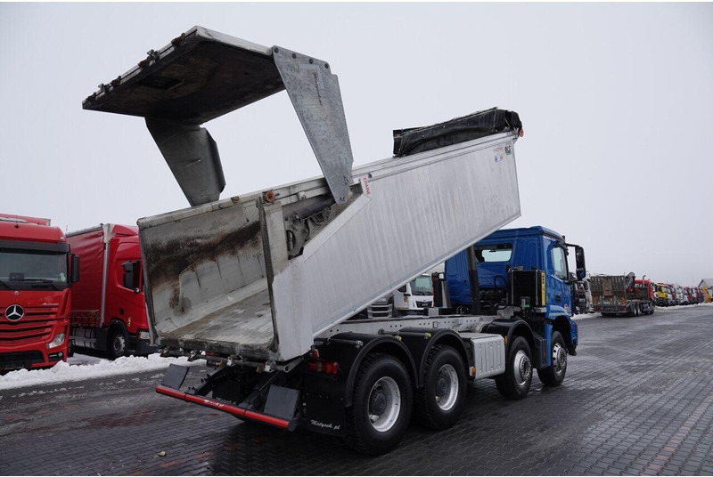 Mercedes-Benz AROCS 3243 / 8x4 / WYWROTKA 20m3 / TYLNOZSYP / EURO 6 / OPONY 10 - Sklápač: obrázok 4 Mercedes-Benz AROCS 3243 / 8x4 / WYWROTKA 20m3 / TYLNOZSYP / EURO 6 / OPONY 10 - Sklápač: obrázok 4