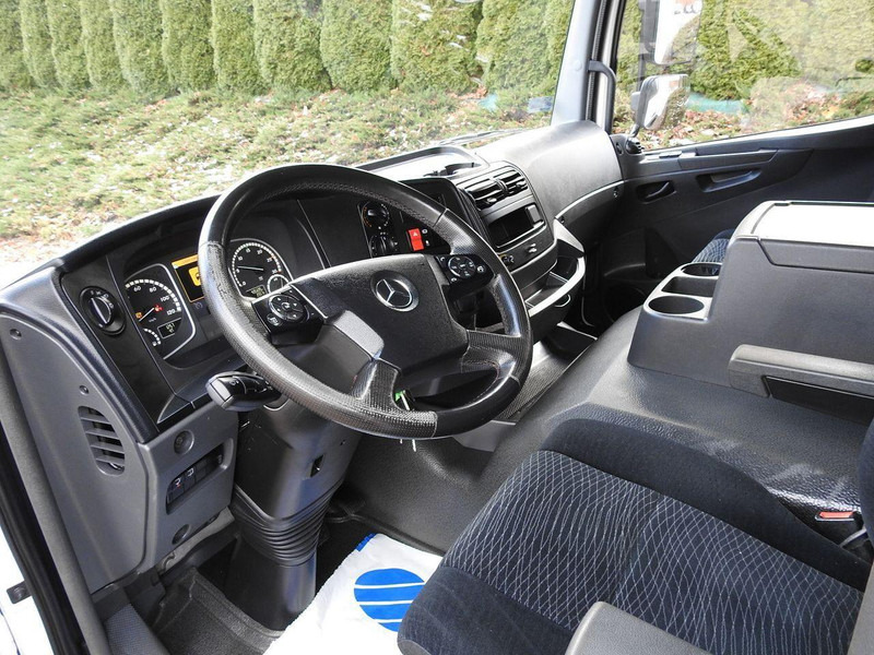 Mercedes-Benz ATEGO 12.24 KONTENER WINDA 18 PALET TEMPOMAT KLIMATYZACJA AUTOMA - Skříňový nákladní auto: obrázok 2 Mercedes-Benz ATEGO 12.24 KONTENER WINDA 18 PALET TEMPOMAT KLIMATYZACJA AUTOMA - Skříňový nákladní auto: obrázok 2