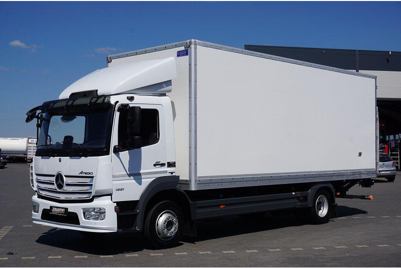 Mercedes-Benz ATEGO / 1221 / ACC / EURO 6 / KONTENER + WINDA / 17 PALET - Skříňový nákladní auto: obrázok 1 Mercedes-Benz ATEGO / 1221 / ACC / EURO 6 / KONTENER + WINDA / 17 PALET - Skříňový nákladní auto: obrázok 1