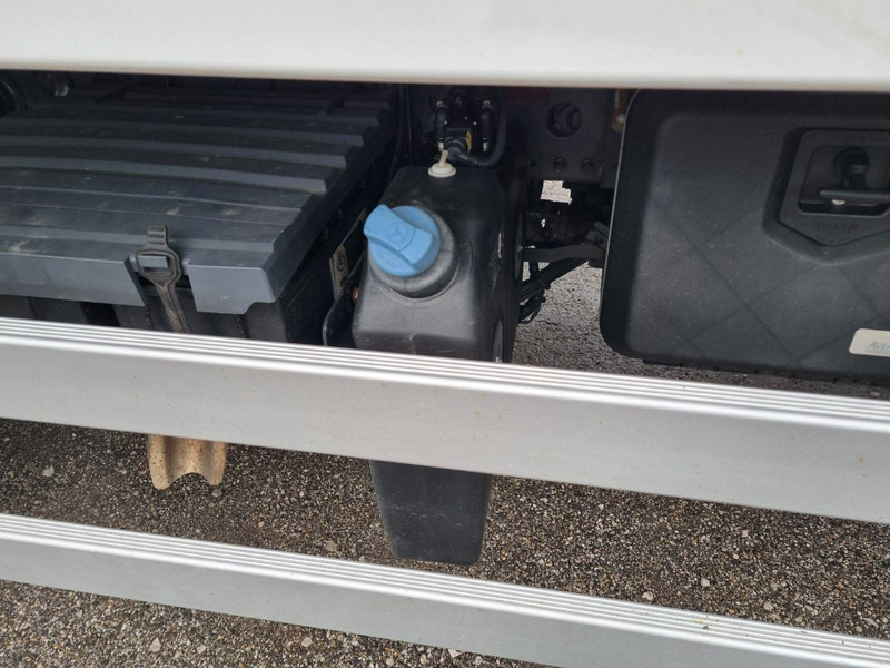 Mercedes-Benz ATEGO 1323 4x4 Refrigerated CARRIER XARIOS 600MT + Tail Lift - Chladirenské nákladné vozidlo: obrázok 5 Mercedes-Benz ATEGO 1323 4x4 Refrigerated CARRIER XARIOS 600MT + Tail Lift - Chladirenské nákladné vozidlo: obrázok 5