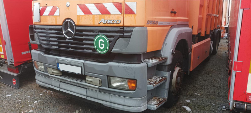 Mercedes-Benz ATEGO 2528 2628 ZOELLER MEDIUM Garbage Truck - Auto na odvoz odpadu: obrázok 1 Mercedes-Benz ATEGO 2528 2628 ZOELLER MEDIUM Garbage Truck - Auto na odvoz odpadu: obrázok 1