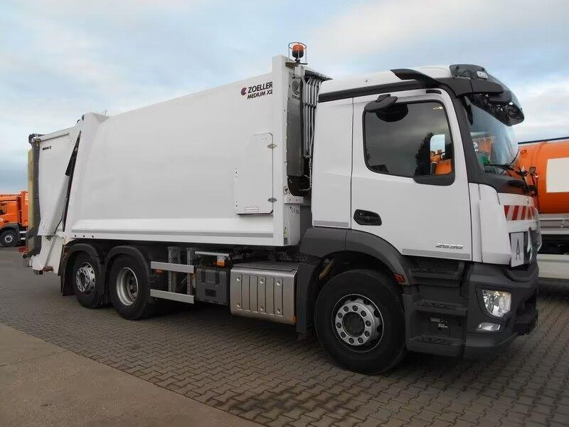 Mercedes-Benz Actros 2536 - Garbage truck - Auto na odvoz odpadu: obrázok 2 Mercedes-Benz Actros 2536 - Garbage truck - Auto na odvoz odpadu: obrázok 2