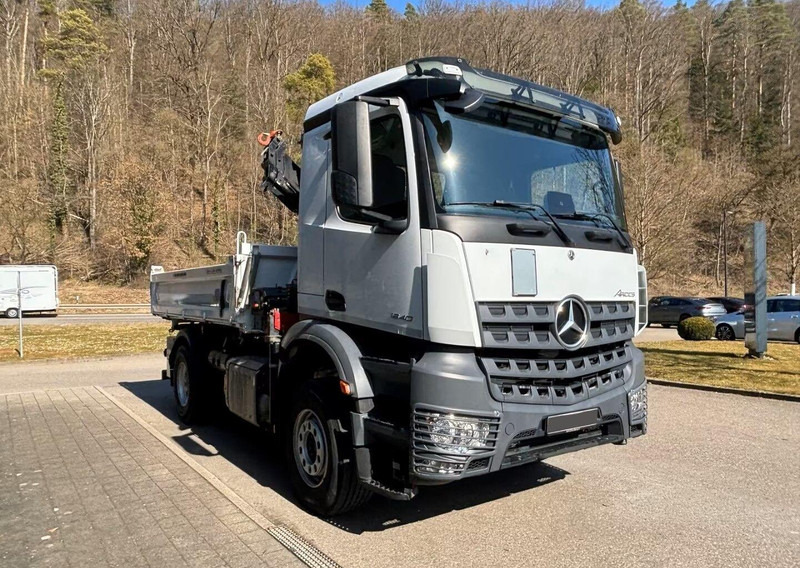Mercedes-Benz Arocs 1840 - 3 way tipper truck + crane - Sklápač, Auto s hydraulickou rukou: obrázok 2 Mercedes-Benz Arocs 1840 - 3 way tipper truck + crane - Sklápač, Auto s hydraulickou rukou: obrázok 2