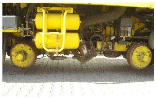 Mercedes-Benz SK 1820 4x2 Schienenreinigungs Kehrmaschine RAIL - Zametacie vozidlo: obrázok 2 Mercedes-Benz SK 1820 4x2 Schienenreinigungs Kehrmaschine RAIL - Zametacie vozidlo: obrázok 2