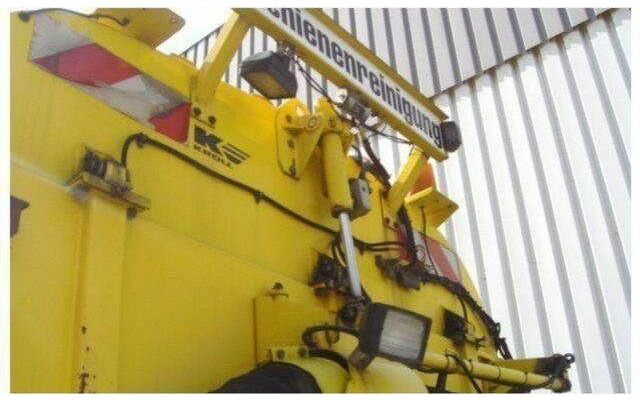 Mercedes-Benz SK 1820 4x2 Schienenreinigungs Kehrmaschine RAIL - Zametacie vozidlo: obrázok 5 Mercedes-Benz SK 1820 4x2 Schienenreinigungs Kehrmaschine RAIL - Zametacie vozidlo: obrázok 5