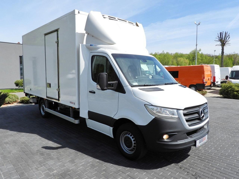 Mercedes-Benz SPRINTER 316 CHŁODNIA KONTENER 0*C WINDA 8 PALET TEMPOMAT PNEUMA - Chladirenské nákladné vozidlo: obrázok 4 Mercedes-Benz SPRINTER 316 CHŁODNIA KONTENER 0*C WINDA 8 PALET TEMPOMAT PNEUMA - Chladirenské nákladné vozidlo: obrázok 4