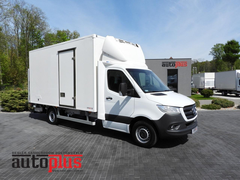 Mercedes-Benz SPRINTER 316 CHŁODNIA KONTENER 0*C WINDA 8 PALET TEMPOMAT PNEUMA - Chladirenské nákladné vozidlo: obrázok 1 Mercedes-Benz SPRINTER 316 CHŁODNIA KONTENER 0*C WINDA 8 PALET TEMPOMAT PNEUMA - Chladirenské nákladné vozidlo: obrázok 1