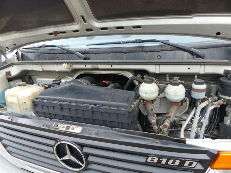 Nákladné auto na prepravu koní Mercedes-Benz Vario 818 Doka horse transporter + Tail lift: obrázok 11 Nákladné auto na prepravu koní Mercedes-Benz Vario 818 Doka horse transporter + Tail lift: obrázok 11