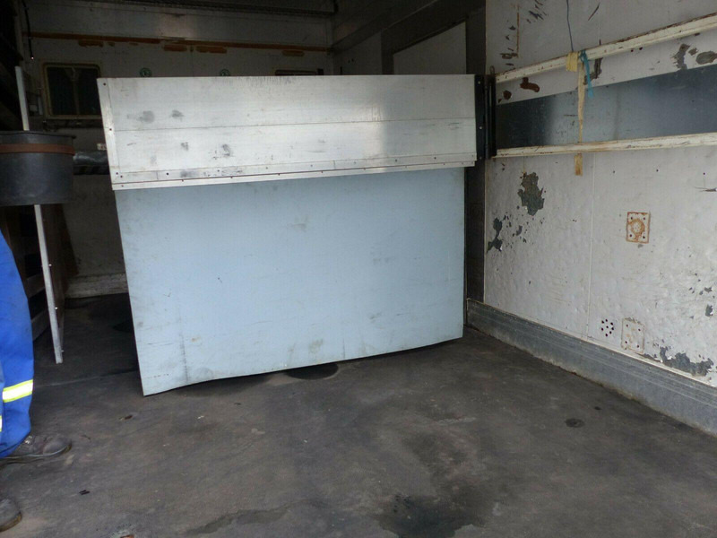 Nákladné auto na prepravu koní Mercedes-Benz Vario 818 Doka horse transporter + Tail lift: obrázok 15 Nákladné auto na prepravu koní Mercedes-Benz Vario 818 Doka horse transporter + Tail lift: obrázok 15