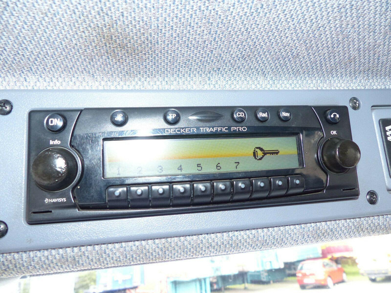 Nákladné auto na prepravu koní Mercedes-Benz Vario 818 Doka horse transporter + Tail lift: obrázok 20 Nákladné auto na prepravu koní Mercedes-Benz Vario 818 Doka horse transporter + Tail lift: obrázok 20