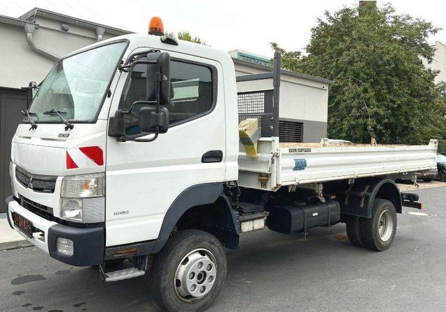 Mitsubishi Fuso 4x4 3 way tipper - Sklápač: obrázok 1 Mitsubishi Fuso 4x4 3 way tipper - Sklápač: obrázok 1