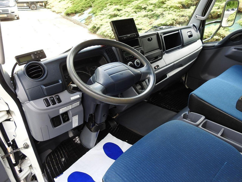 Mitsubishi Fuso CANTER FUSO 7C15 KONTENER CHŁODNIA WINDA 14 PALET -4*C ZASILANIE - Chladirenské nákladné vozidlo: obrázok 2 Mitsubishi Fuso CANTER FUSO 7C15 KONTENER CHŁODNIA WINDA 14 PALET -4*C ZASILANIE - Chladirenské nákladné vozidlo: obrázok 2