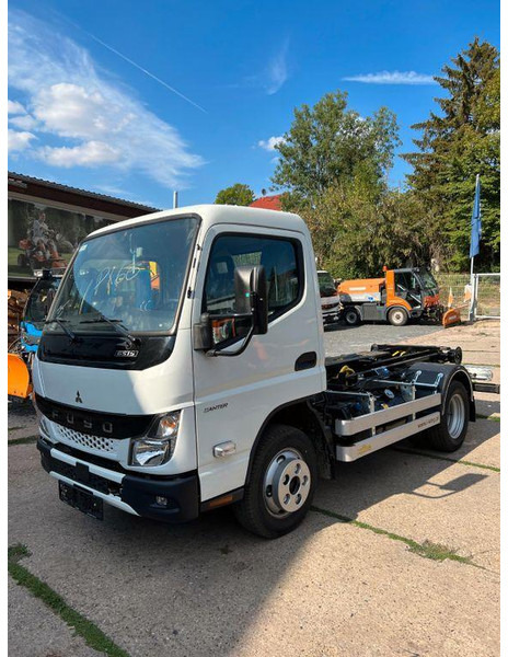 Mitsubishi Fuso Canter 6S15 - Hákový nosič kontajnerov: obrázok 1 Mitsubishi Fuso Canter 6S15 - Hákový nosič kontajnerov: obrázok 1