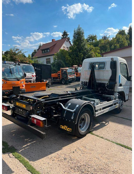 Mitsubishi Fuso Canter 6S15 - Hákový nosič kontajnerov: obrázok 3 Mitsubishi Fuso Canter 6S15 - Hákový nosič kontajnerov: obrázok 3