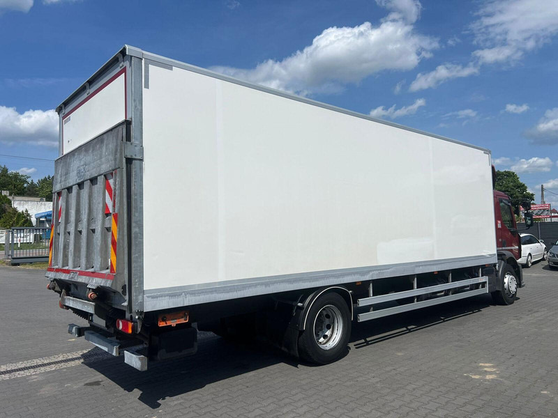 Renault D 18 250 DTI 18T REFRIGERATOR + LIFT - Chladirenské nákladné vozidlo: obrázok 4 Renault D 18 250 DTI 18T REFRIGERATOR + LIFT - Chladirenské nákladné vozidlo: obrázok 4