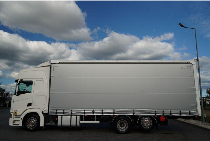 Scania R 450 / MEGA / 6x2 / FIRANKA - 8,2 m / SOLÓWKA / OŚ PODNOSZONA / - Plachtové nákladné vozidlo: obrázok 3 Scania R 450 / MEGA / 6x2 / FIRANKA - 8,2 m / SOLÓWKA / OŚ PODNOSZONA / - Plachtové nákladné vozidlo: obrázok 3
