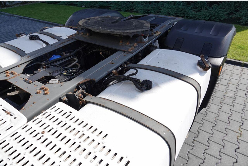 Ťahač DAF XF 460 / MANUAL / STANDARD / SUPER SPACE CAB / EURO 6: obrázok 12