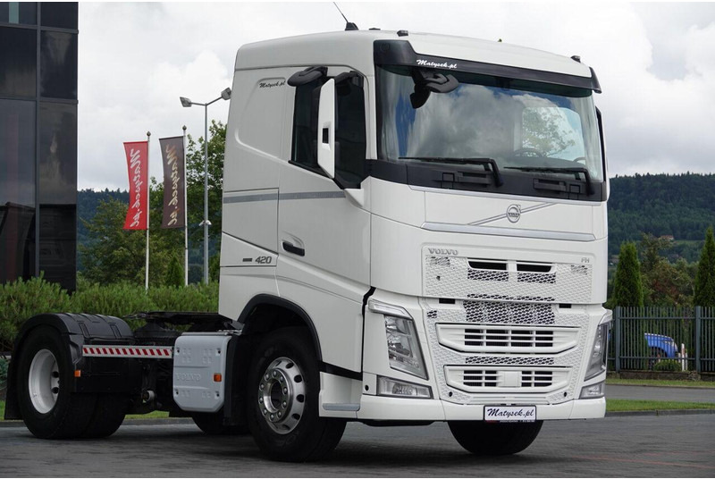 Volvo FH 420 / 13 L / PEŁNY ADR / 2017 ROK / NISKA KABINA / SPROWADZON - Ťahač: obrázok 2 Volvo FH 420 / 13 L / PEŁNY ADR / 2017 ROK / NISKA KABINA / SPROWADZON - Ťahač: obrázok 2