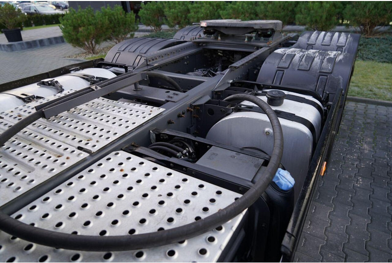 Ťahač Volvo FH16 / 700 / 6x4 / HYDRAULIKA / RETARDER / 3 OSIOWY CIĄGNIK SIOD: obrázok 14 Ťahač Volvo FH16 / 700 / 6x4 / HYDRAULIKA / RETARDER / 3 OSIOWY CIĄGNIK SIOD: obrázok 14