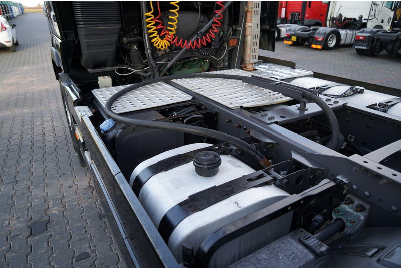 Ťahač Volvo FH16 / 700 / 6x4 / HYDRAULIKA / RETARDER / 3 OSIOWY CIĄGNIK SIOD: obrázok 15 Ťahač Volvo FH16 / 700 / 6x4 / HYDRAULIKA / RETARDER / 3 OSIOWY CIĄGNIK SIOD: obrázok 15