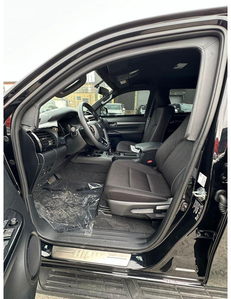 SUV Toyota Hilux Armored SUV: obrázok 6 SUV Toyota Hilux Armored SUV: obrázok 6