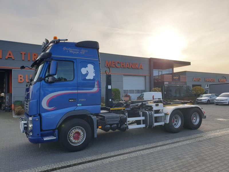 Volvo FH 16 750 - Hákový nosič kontajnerov: obrázok 2 Volvo FH 16 750 - Hákový nosič kontajnerov: obrázok 2
