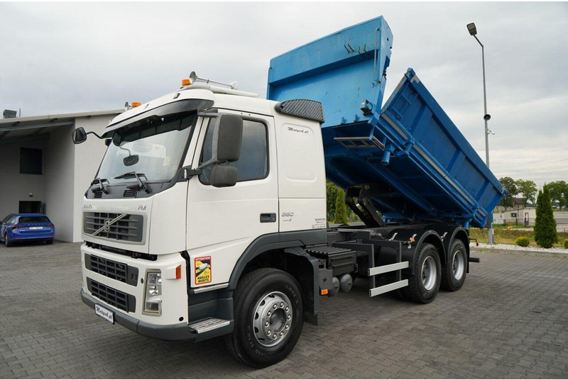 Volvo FM 360 / 6x4 / WYWROTKA DWUSTRONNA / HYDROBURTA / MANUAL / SPROW - Sklápač: obrázok 2 Volvo FM 360 / 6x4 / WYWROTKA DWUSTRONNA / HYDROBURTA / MANUAL / SPROW - Sklápač: obrázok 2
