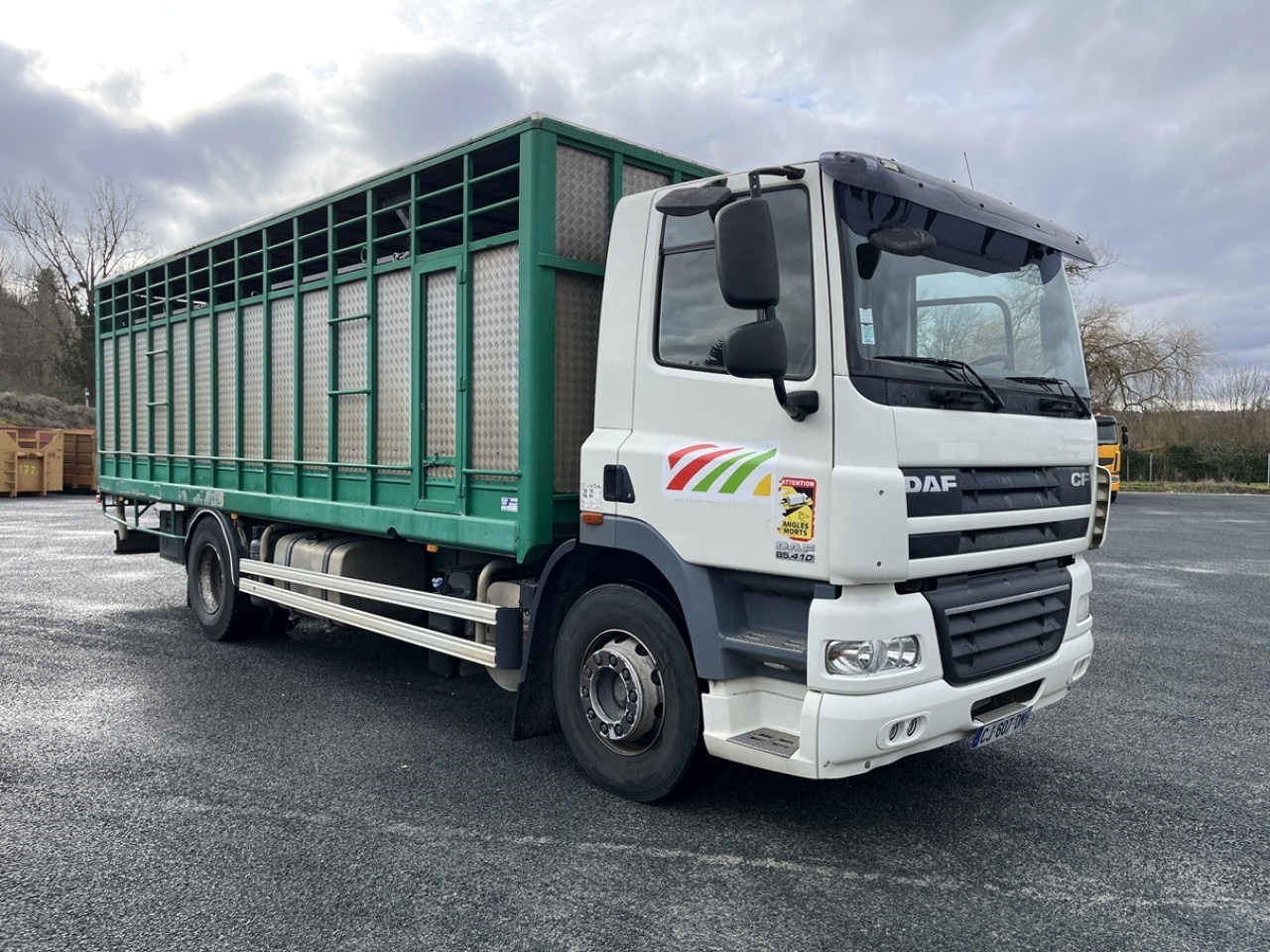 DAF CF410 - Nákladné auto na prepravu koní: obrázok 2 DAF CF410 - Nákladné auto na prepravu koní: obrázok 2