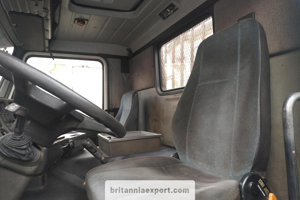 Valníkový/ Plošinový nákladný automobil SCANIA P93H 280 6x2 10 Tyres Flatbed Truck – 26 Ton | On springs: obrázok 15 Valníkový/ Plošinový nákladný automobil SCANIA P93H 280 6x2 10 Tyres Flatbed Truck – 26 Ton | On springs: obrázok 15