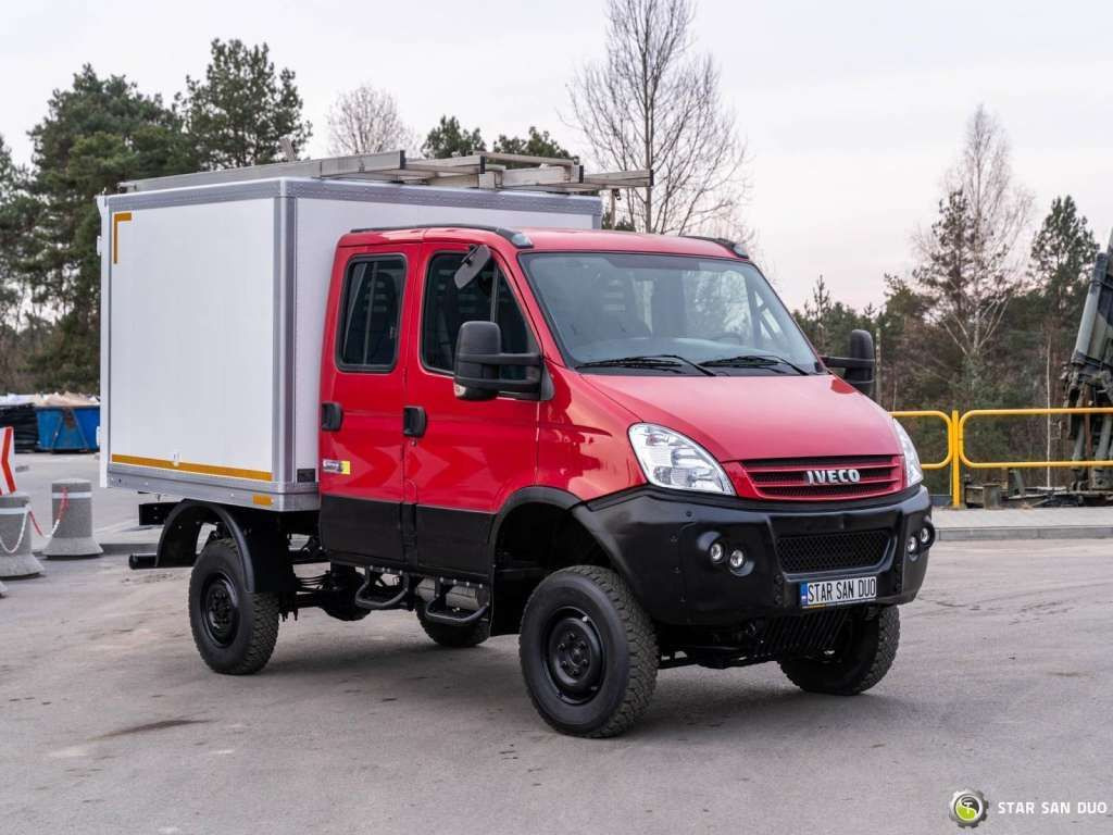 Iveco DAILY 4X4 OFFROAD CAMPER BOX DOKA Iveco DAILY 4X4 OFFROAD CAMPER BOX DOKA - Podvozek s kabinou: obrázok 3 Iveco DAILY 4X4 OFFROAD CAMPER BOX DOKA Iveco DAILY 4X4 OFFROAD CAMPER BOX DOKA - Podvozek s kabinou: obrázok 3