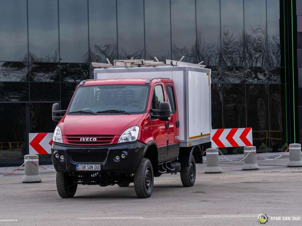 Iveco DAILY 4X4 OFFROAD CAMPER BOX DOKA Iveco DAILY 4X4 OFFROAD CAMPER BOX DOKA - Podvozek s kabinou: obrázok 2 Iveco DAILY 4X4 OFFROAD CAMPER BOX DOKA Iveco DAILY 4X4 OFFROAD CAMPER BOX DOKA - Podvozek s kabinou: obrázok 2