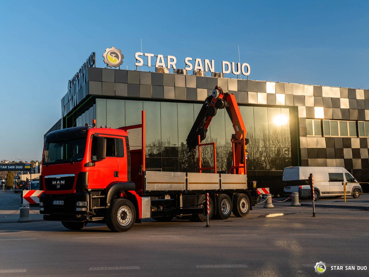 Auto s hydraulickou rukou, Valníkový/ Plošinový nákladný automobil MAN TGS 35.400 8x4 Palfinger PK 34002 Winch KRAN MAN TGS 35.400 8x4 Palfinger PK 34002 Winch KRAN: obrázok 8
