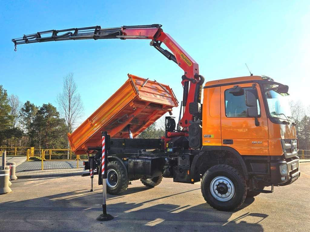 Mercedes-Benz ACTROS 1841 4x4 PALFINGER PK 22002 CRANE KIPER - Auto s hydraulickou rukou: obrázok 2 Mercedes-Benz ACTROS 1841 4x4 PALFINGER PK 22002 CRANE KIPER - Auto s hydraulickou rukou: obrázok 2