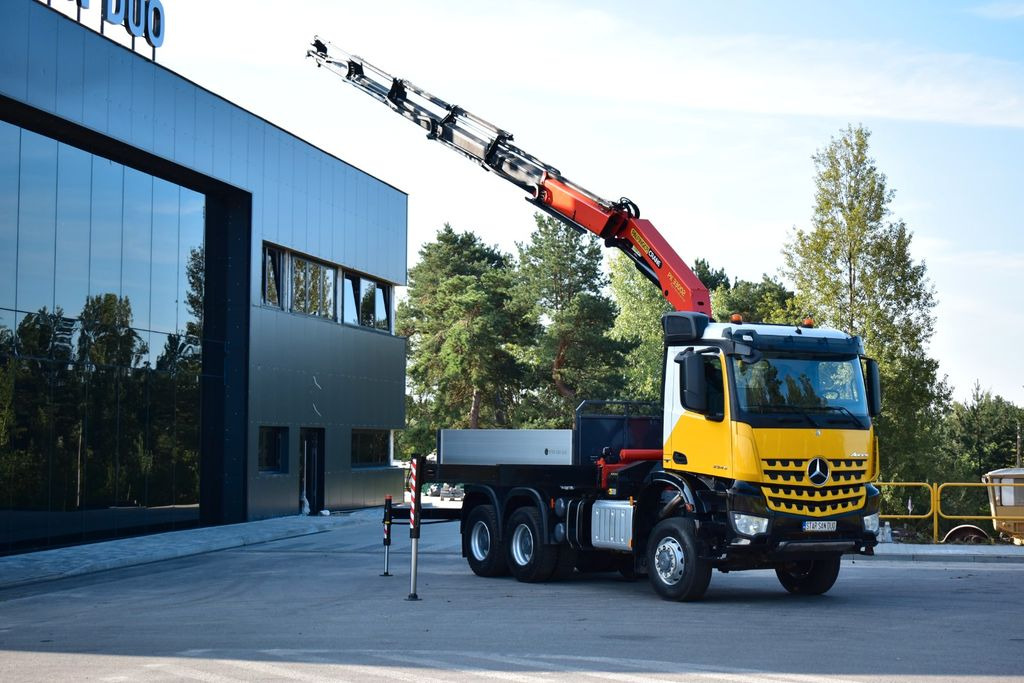 Mercedes-Benz AROCS 3345 6x6 PALFINGER PK 33002 EURO 6 KRAN - Auto s hydraulickou rukou, Valníkový/ Plošinový nákladný automobil: obrázok 1 Mercedes-Benz AROCS 3345 6x6 PALFINGER PK 33002 EURO 6 KRAN - Auto s hydraulickou rukou, Valníkový/ Plošinový nákladný automobil: obrázok 1